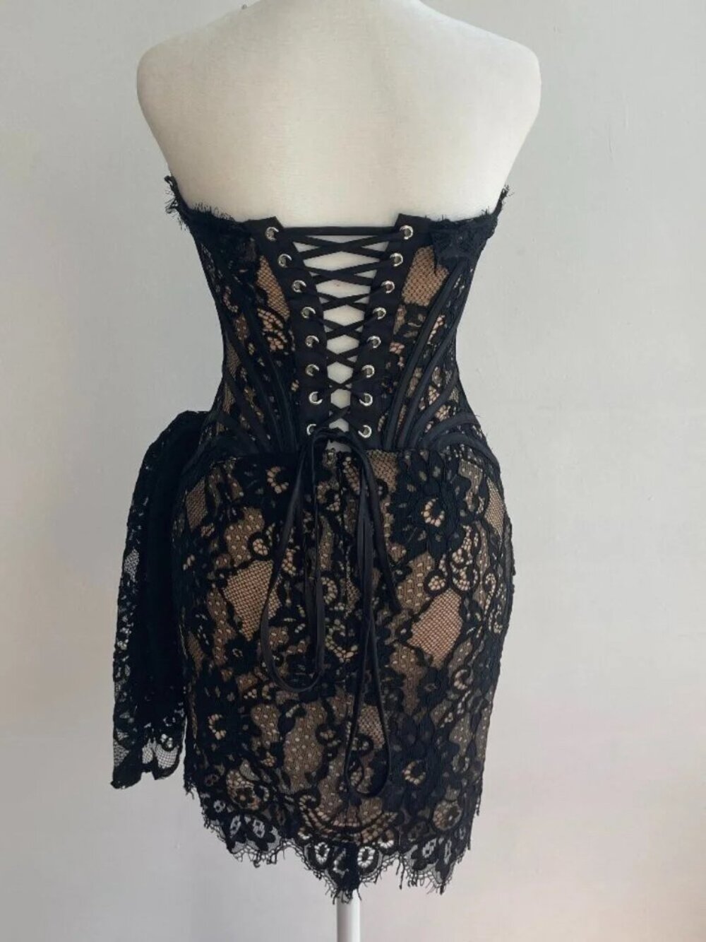 Heiress Beverly Hills Heiress Beverly Hills premium lace drape corset mini dress - Picture 3 of 3